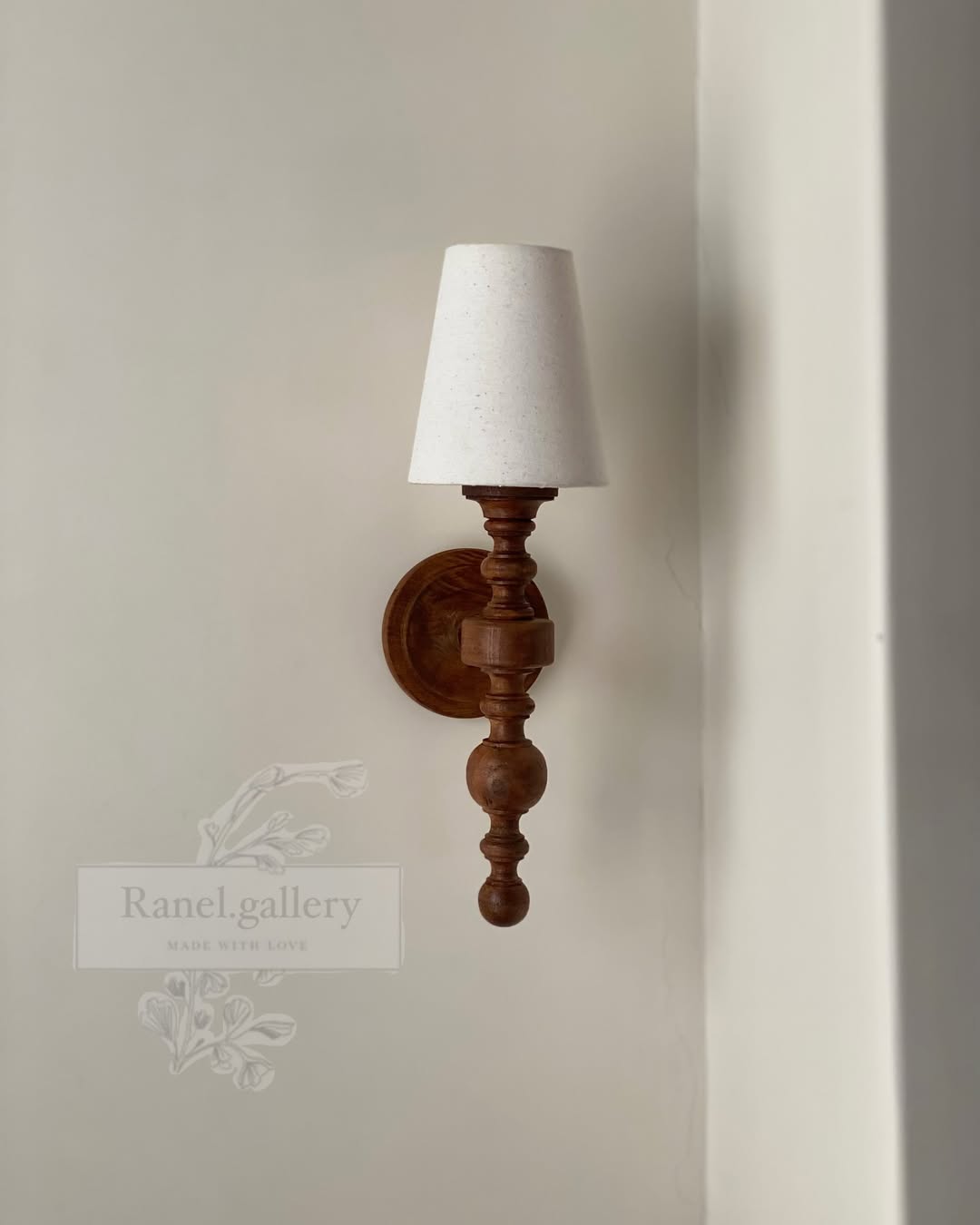 دیوارکوب چوبی رانل